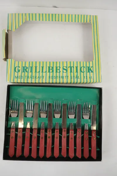 12st Grillbestick med träskaft. A193