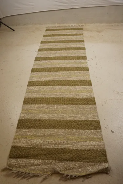 Matta grön/beige 70x240. B229