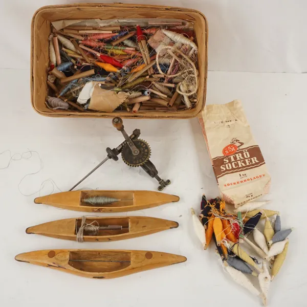 And. Mattson Spolmaskin, träspolar mm. A227