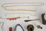 Pärlhalsband mm. A235