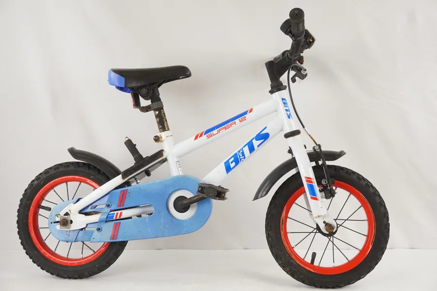 BITS Super 12 barncykel. B264