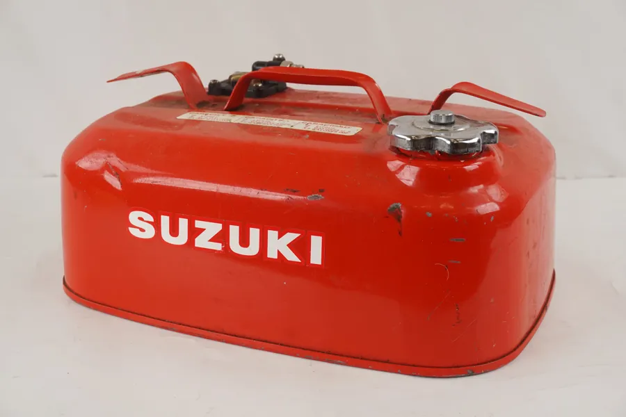 Suzuki bensintank 15L. B278
