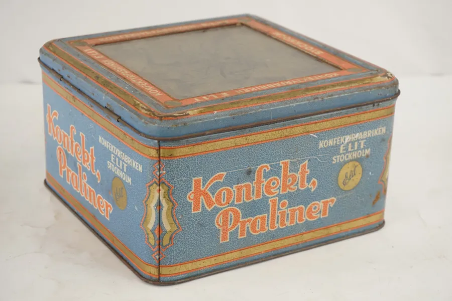 Konfekt Praliner Plåtburk. A259