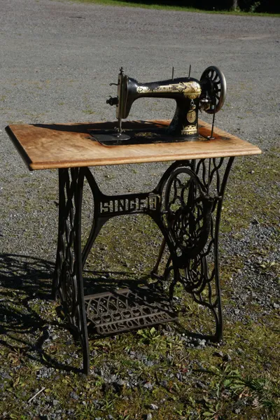 Husqvarna Singer Symaskin. B331
