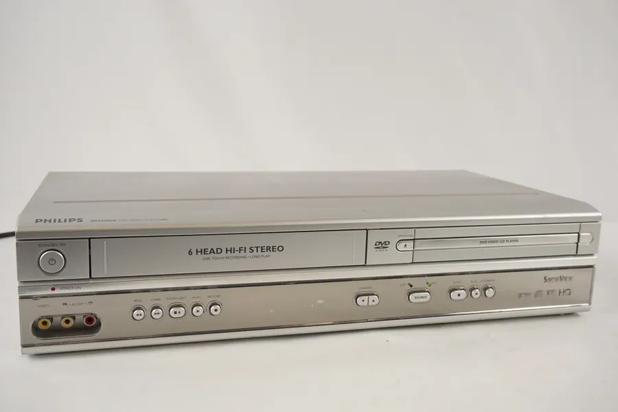 Philips DVP620VR DVD/VHS spelare. D27