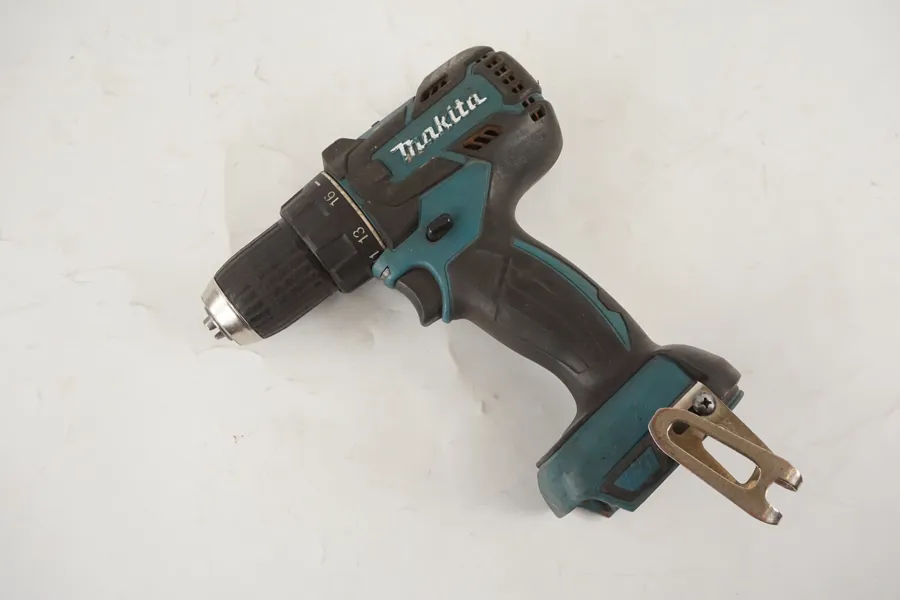 Makita DDF480 skruvdragare. D41