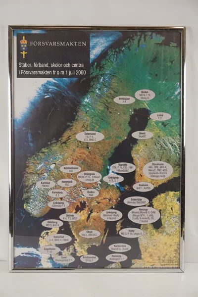 Karta Försvarsmakten 2000. M81