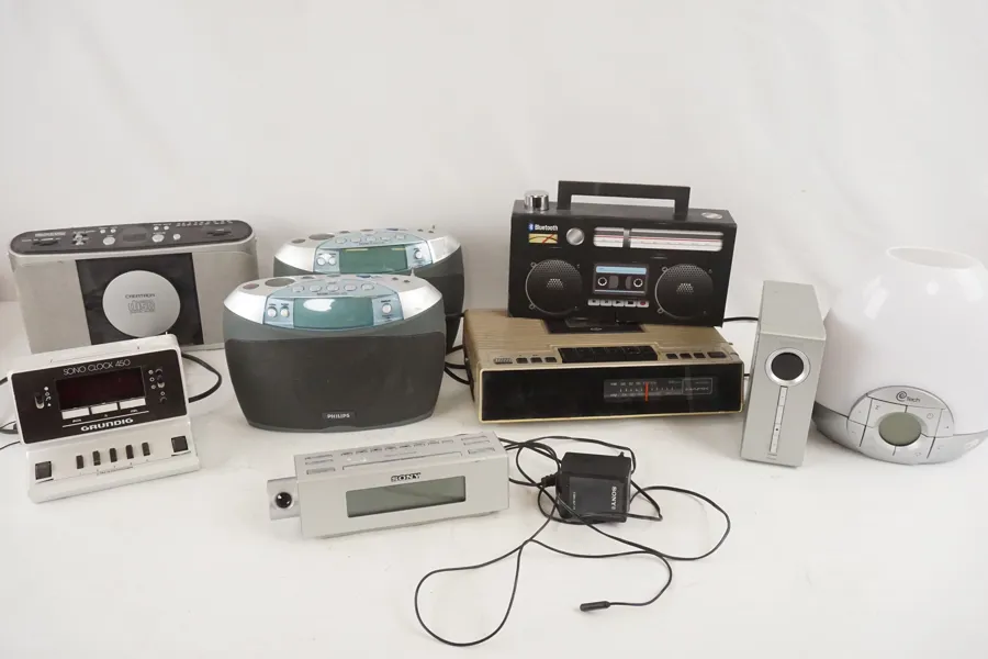 2st Philips AE2380 digitalradio mm. Bc334