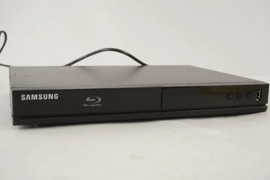 Samsung BD-J4500R Blu-ray- och DVD-spelare. D46