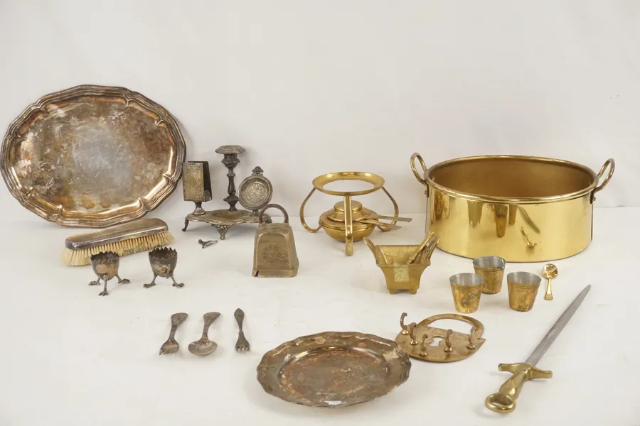 Nysilver & Mässing föremål 4kg. A290