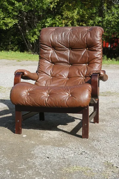 Mörkbrun Fåtölj. B31