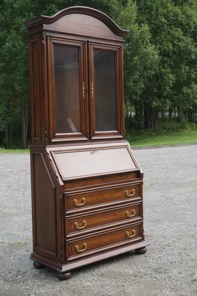 Selva Bokskåp. B40