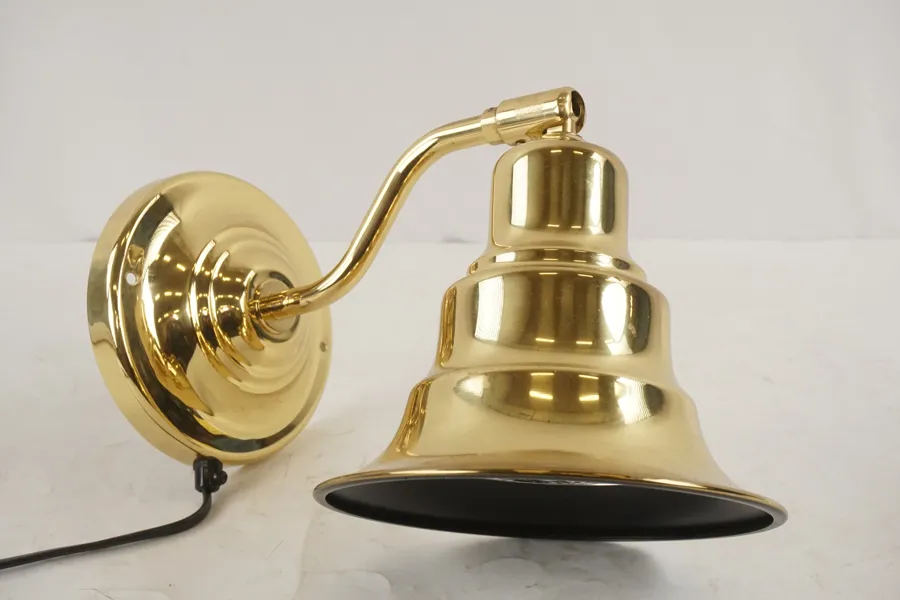 Aneta Maxson Vägglampa. M1