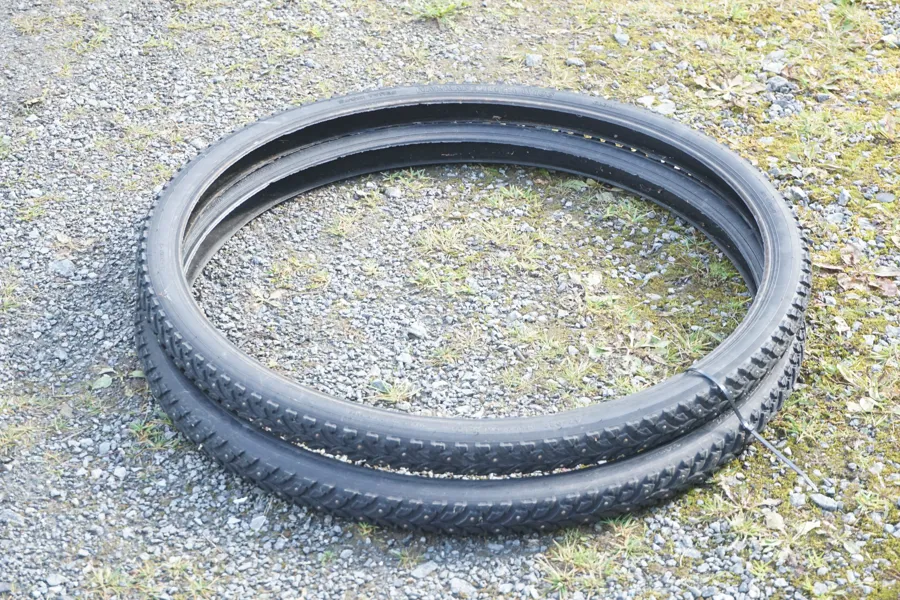 2st Suomi Tyres Dubbdäck. B75