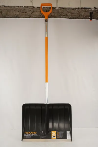 Fiskars SnowXpert Snöspade. B145