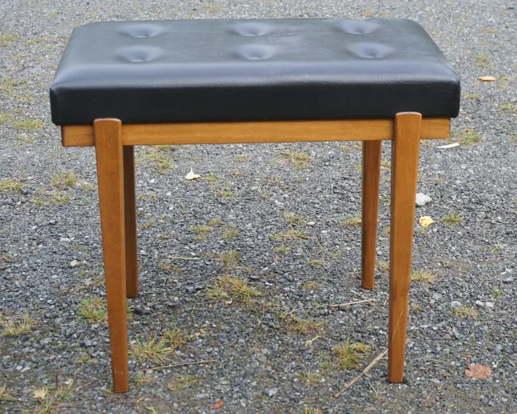 Piano Pall med förvaring. B259