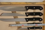 Knivset i skärbräda. D65