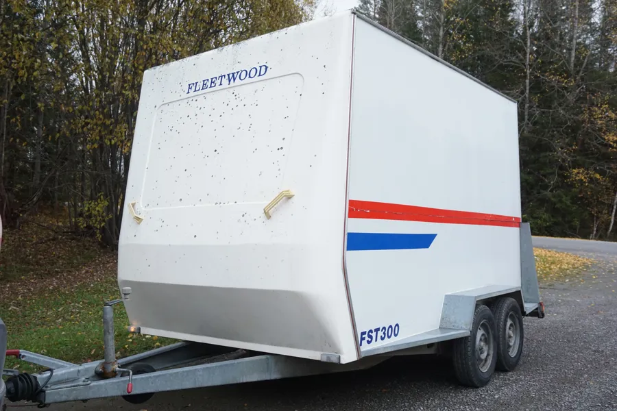 Fleetwood FST 300 Kåpvagn med boggi