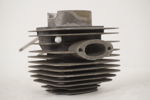 Cylinder med kolv A157