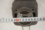 Cylinder med kolv A157