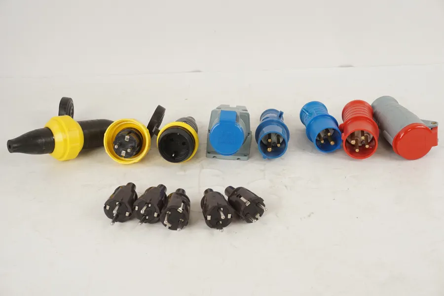 Olika Kontakter. A180