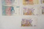 Svenska 100, 50 & 20 Sedlar. A197