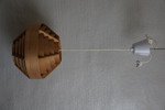Retro taklampa i trä AB Ellysett. H22 Ø28cm. A466