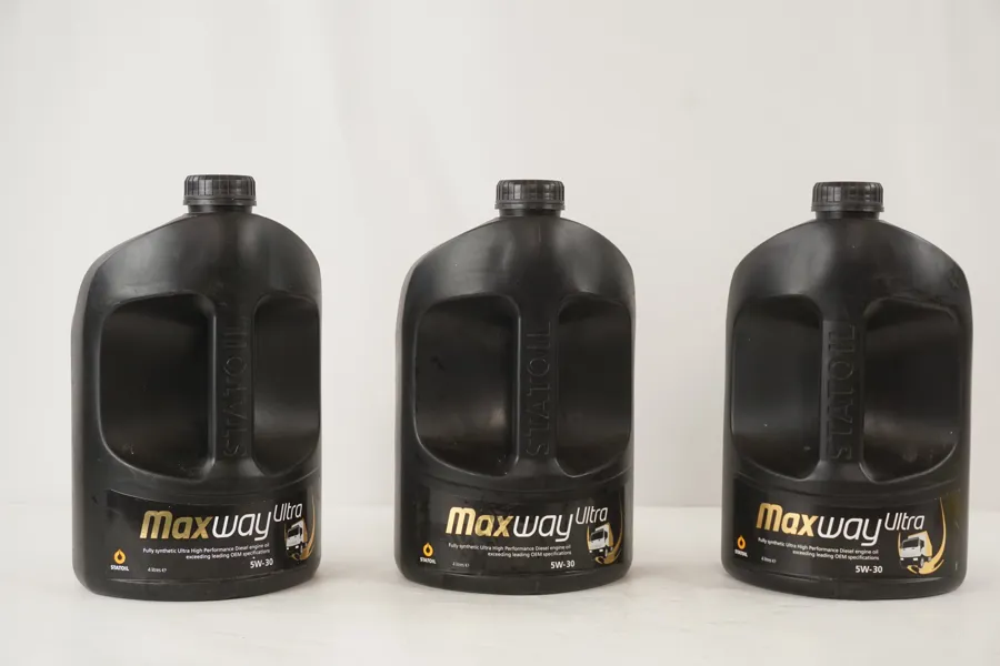 3st Maxway ultra 5W-30 motorolja. D197