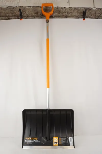 Fiskars SnowXpert Snöspade. B43