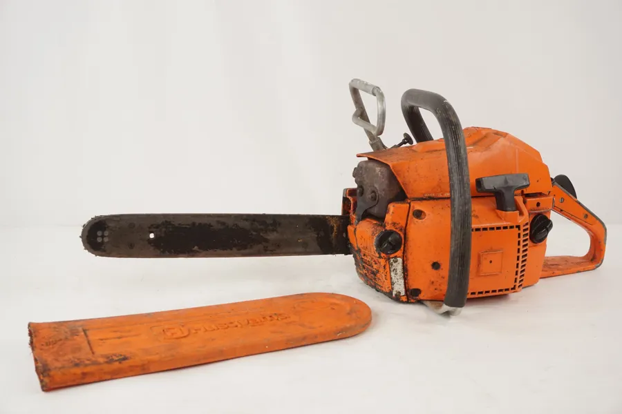 Husqvarna motorsåg. B57
