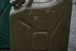 4st Bensindunkar i metall. B60