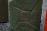 4st Bensindunkar i metall. B60
