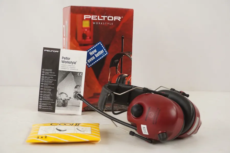 Peltor Hörselkåpor med radio. A76