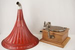 Trattgrammofon, röd. B212