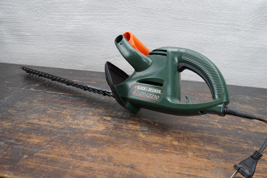 Black & Decker GT250/H1 380W häcksax. B137