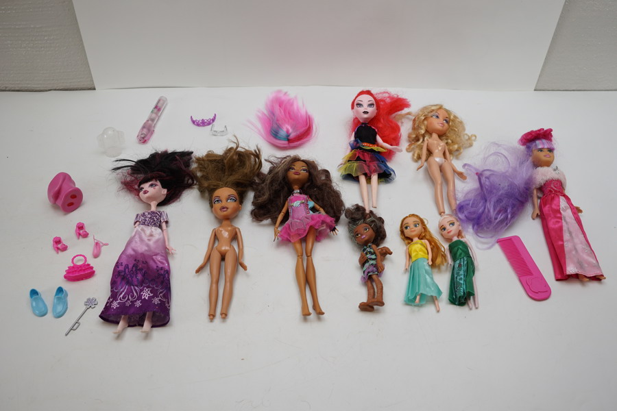 Diverse dockor Bratz m.m. A109