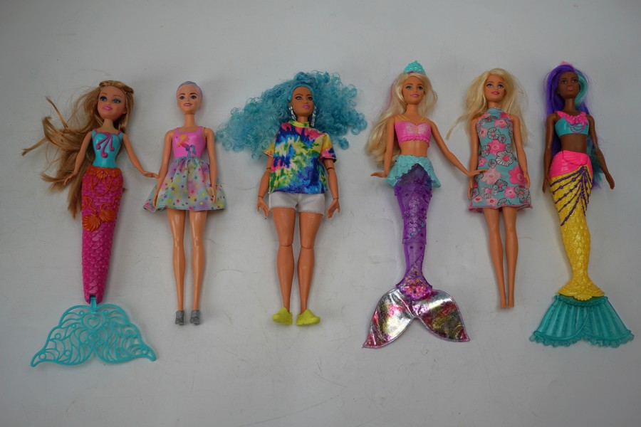 Diverse dockor Barbie. A111