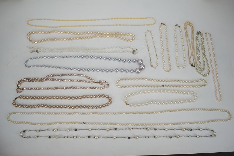 Diverse halsband. A141