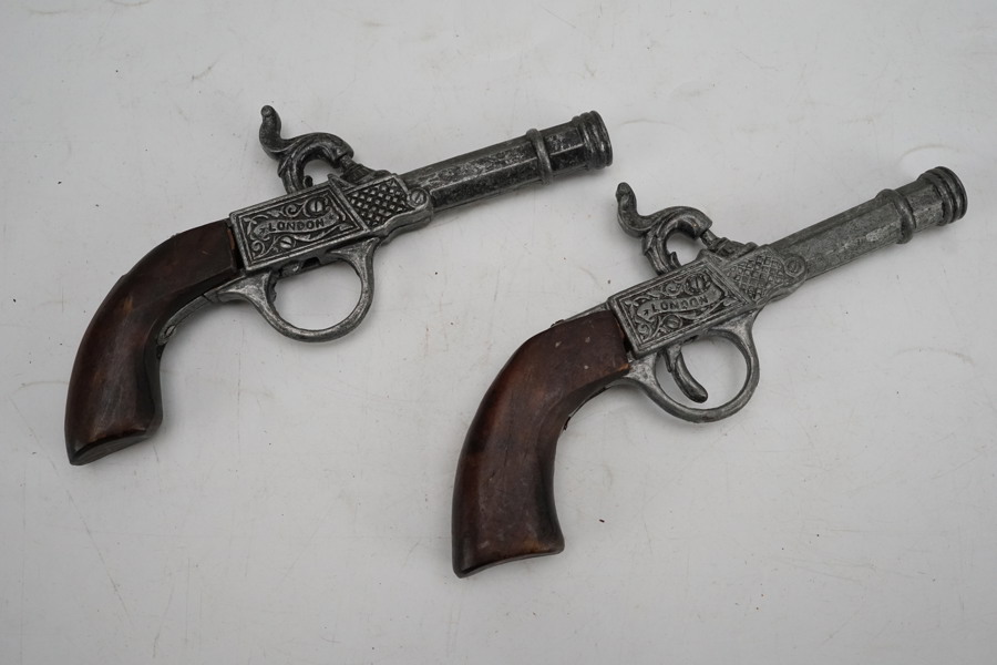 2st Slaglåspistoler replikor. A241