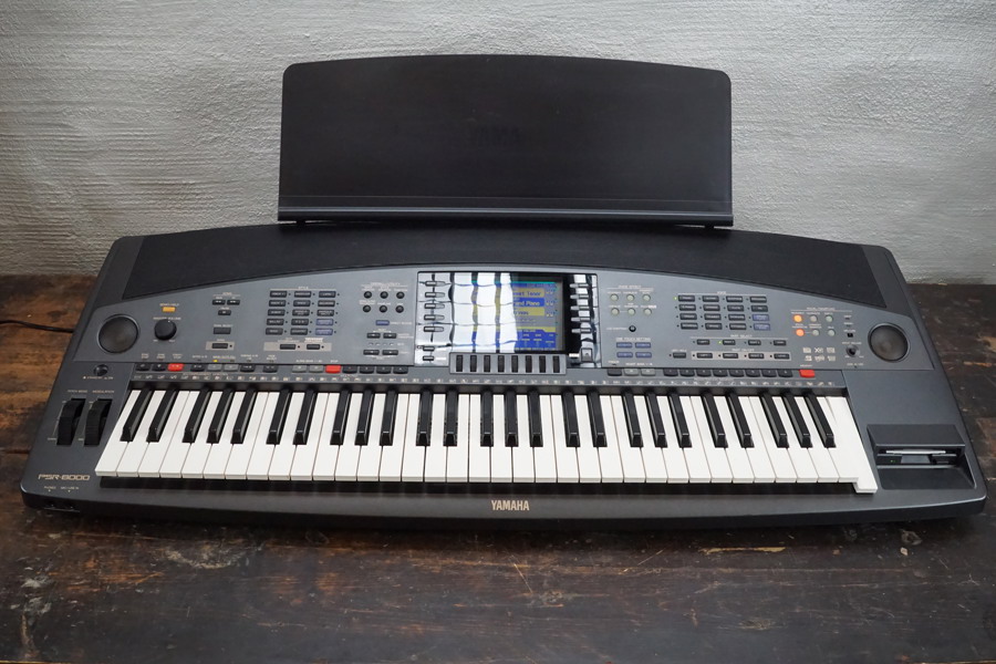 Yamaha PSR-8000 Keyboard. B91