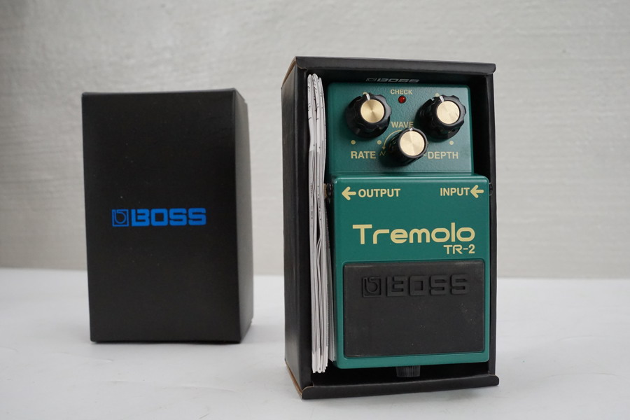 Boss Tremolo TR-2 effektpedal i låda. A266