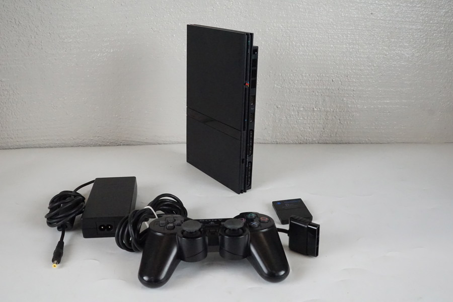 Playstation 2 Slim med kontroll och minneskort. D17