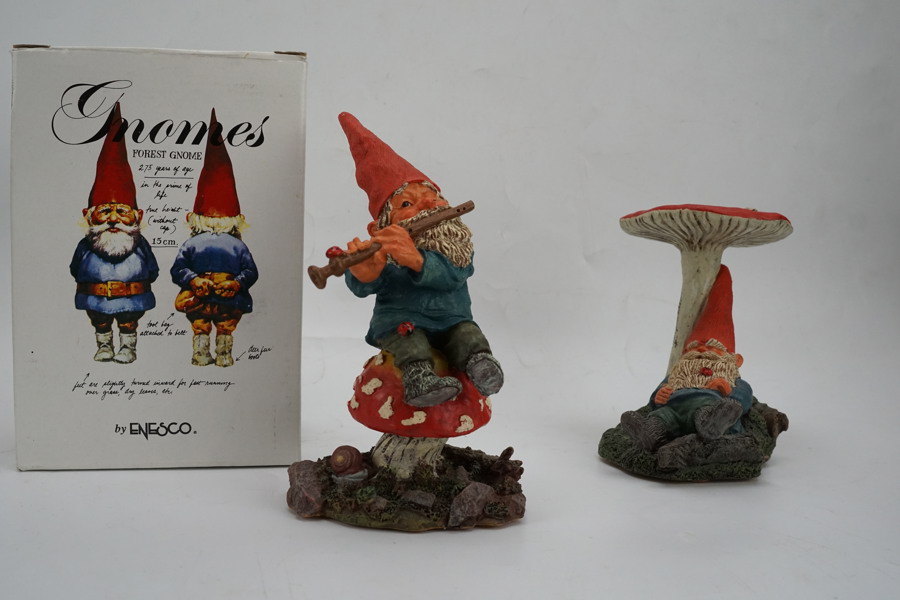 2st Enesco tomte figuriner. A76