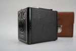 Äldre Kodak Six-20 Brownie C kamera med väska. A100