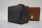 Äldre Kodak Six-20 Brownie C kamera med väska. A100