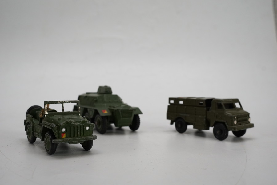 3st Militärfordon Dinky Toys. A131